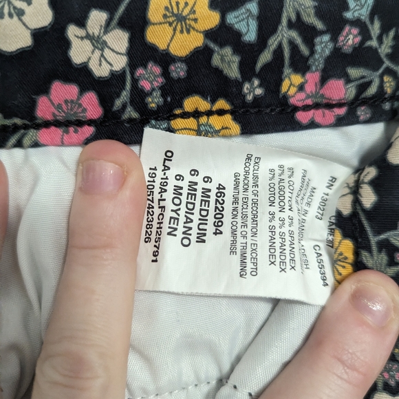 Floral Lee Mid Rise Shorts - Picture 4 of 4